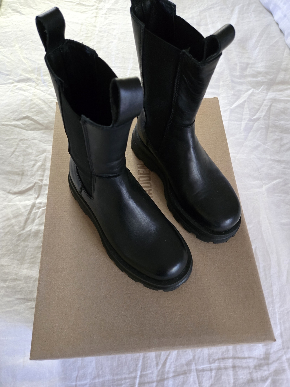 Steve Madden Women's Black Leather Mid-Calf Pull-On Boots